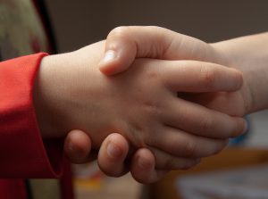 handshake-1471563_960_720